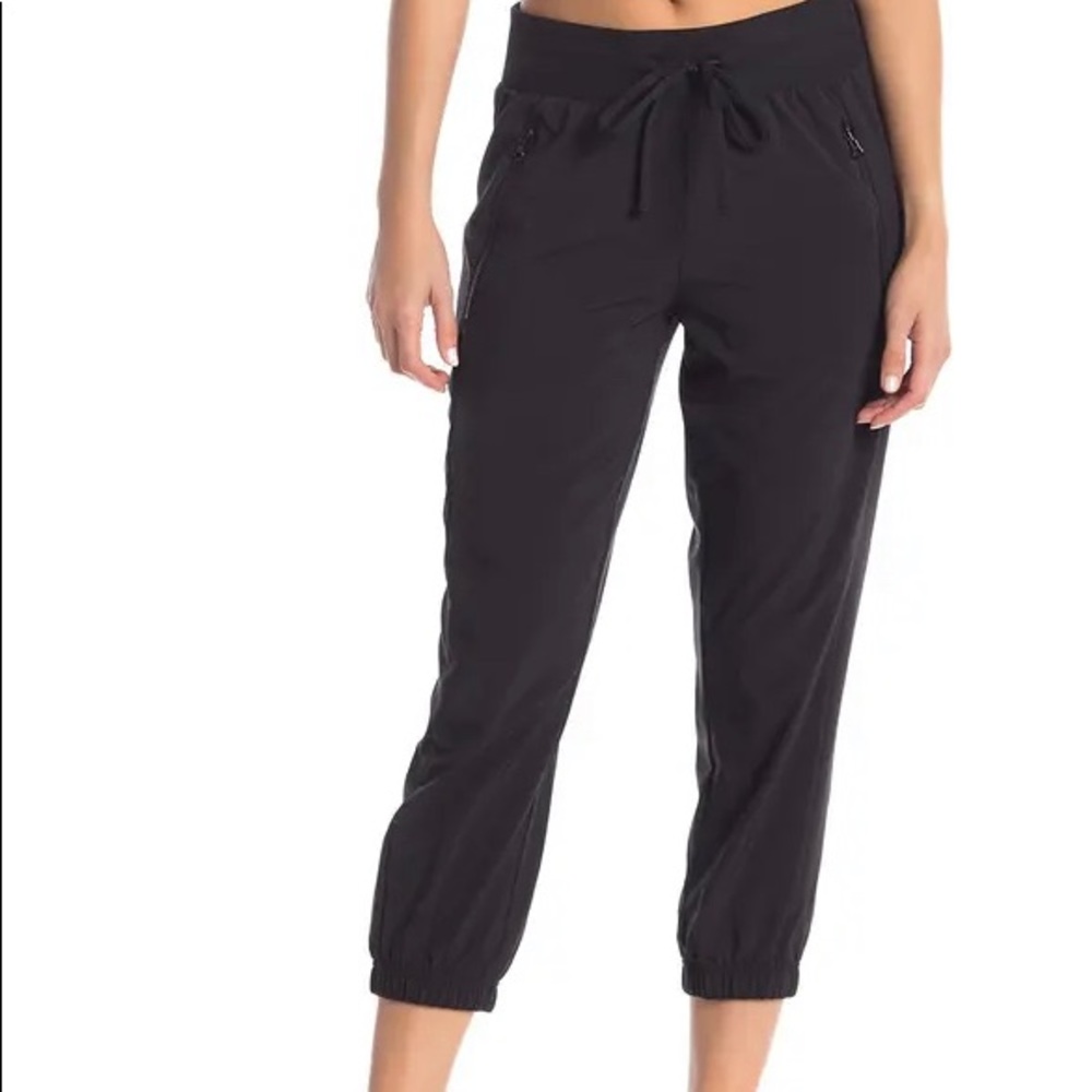 Z by Zella cropped lightweight joggers